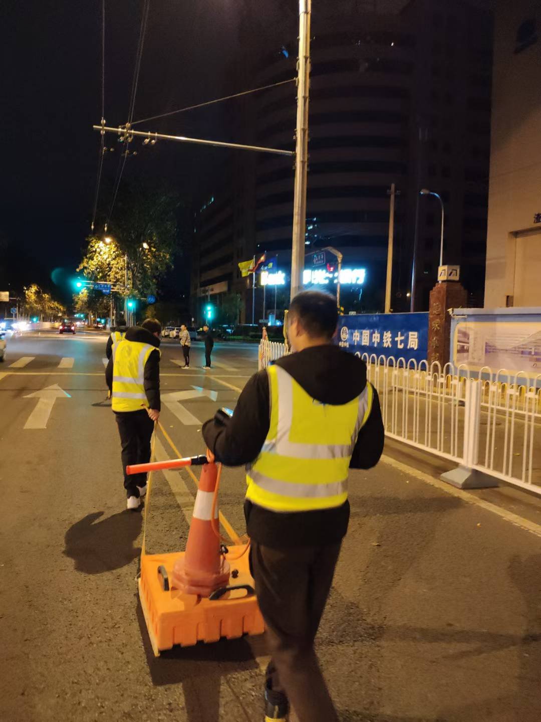城市道路夜间雷达检测